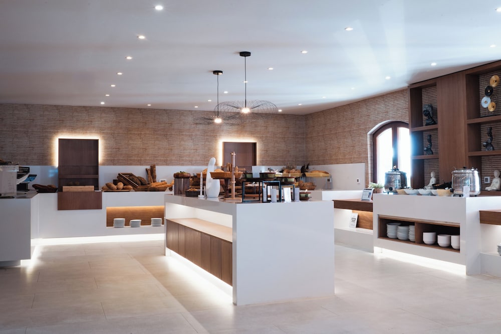 Roda Beach Resort & Spa 30/49
