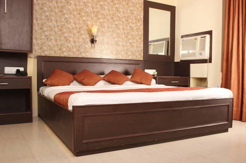 Hotel Varuna 24/46