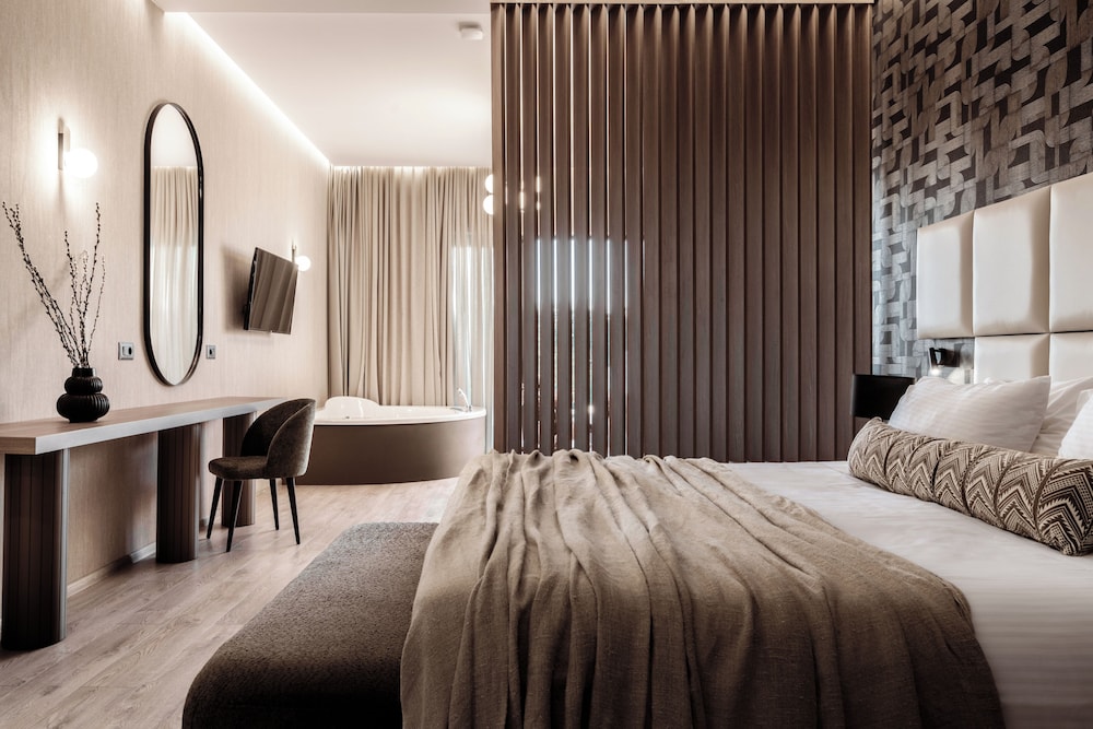 Elegance Luxury Executive Suites - Adults Only 14/58