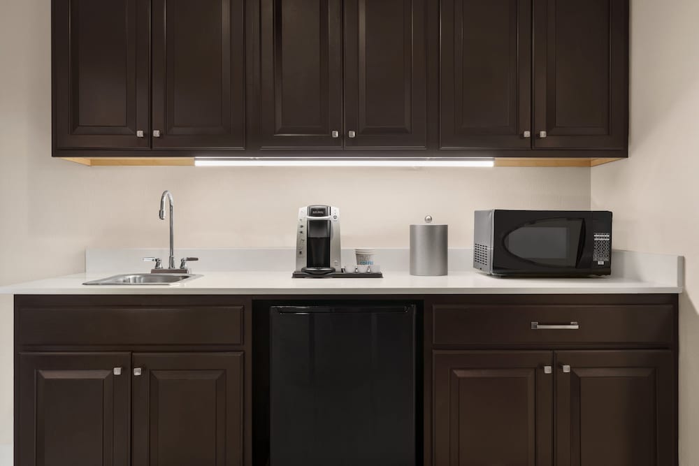 Holiday Inn Express & Suites Charleston - Mount Pleasant 9/37