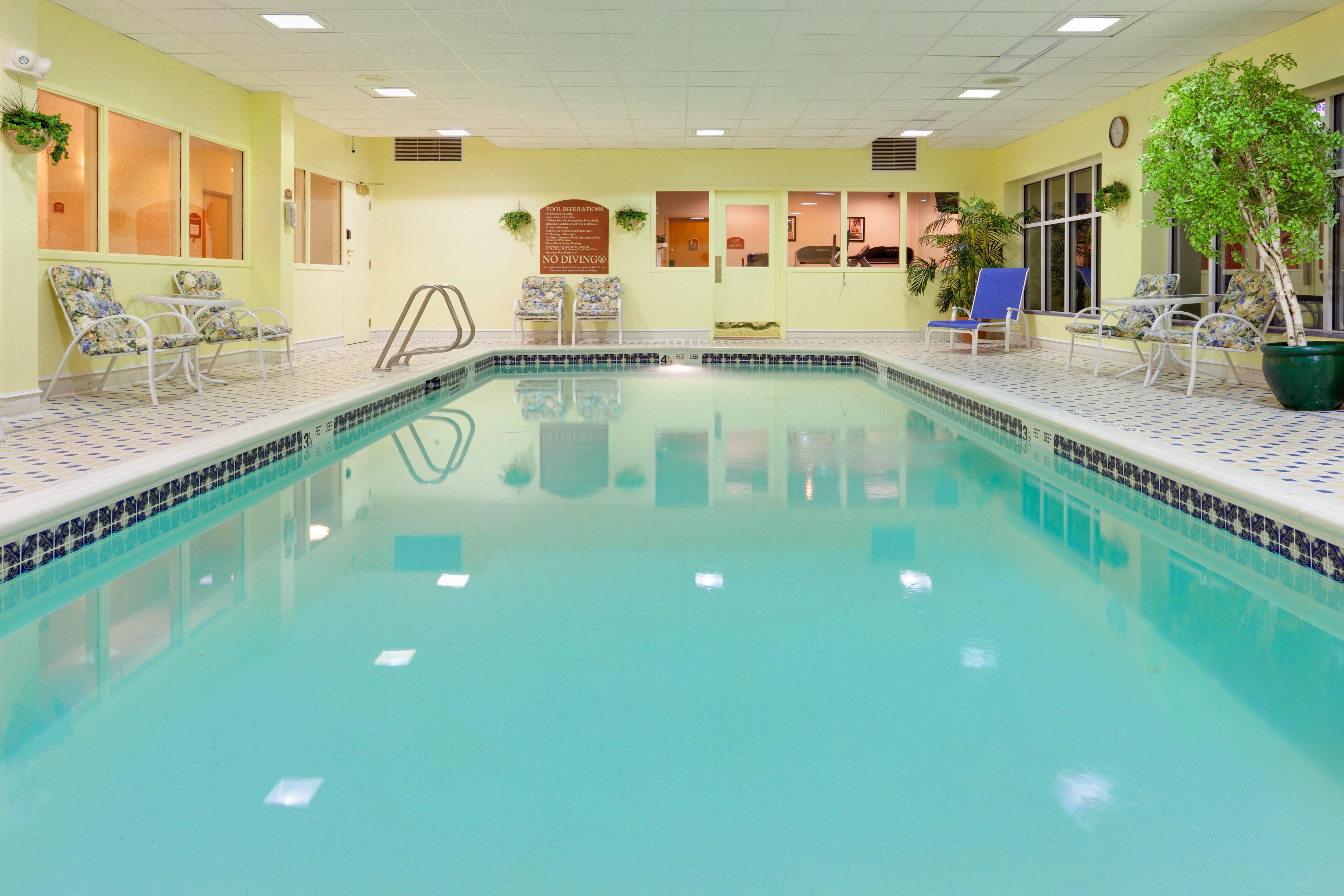 Holiday Inn Express Hotel Amp Suites Watertown Thousand Island 4/56