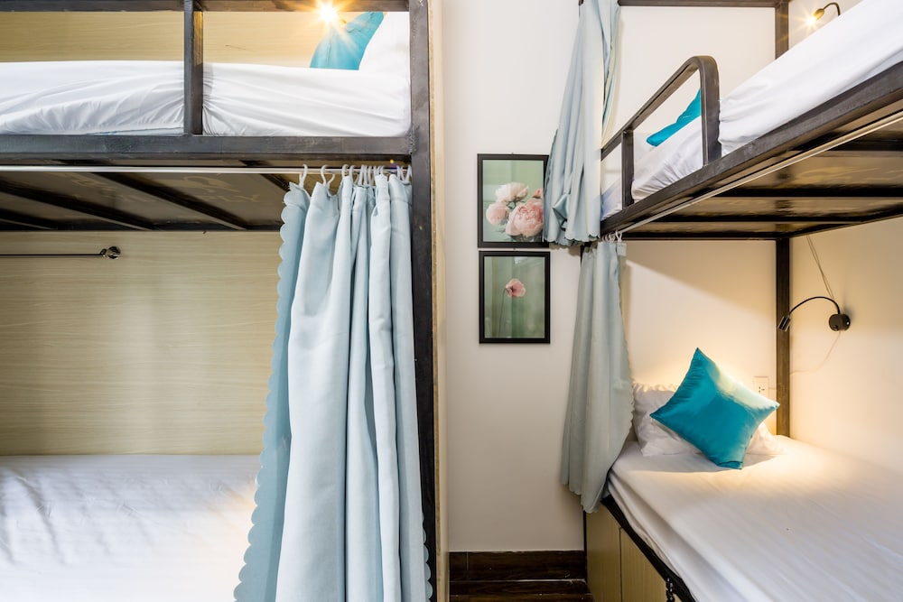 Fedora Hostel 13/35