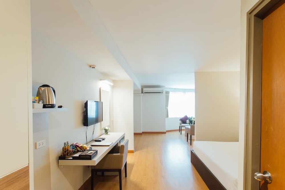 Seasons Siam Hotel 55/55