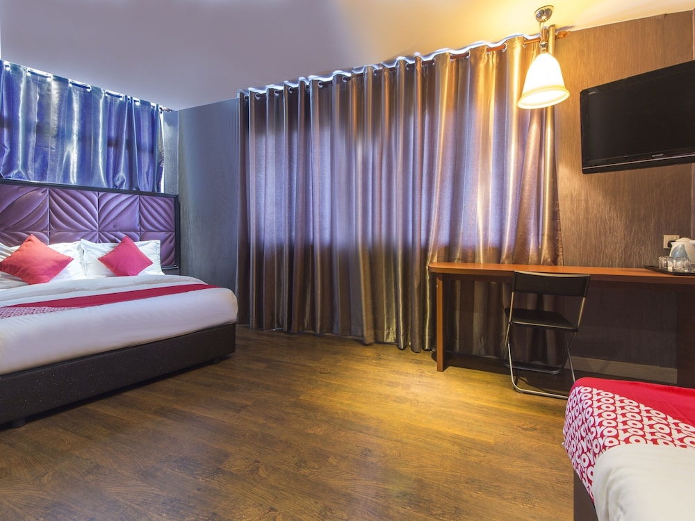 OYO 90894 Hotel Smc I-city 39/54