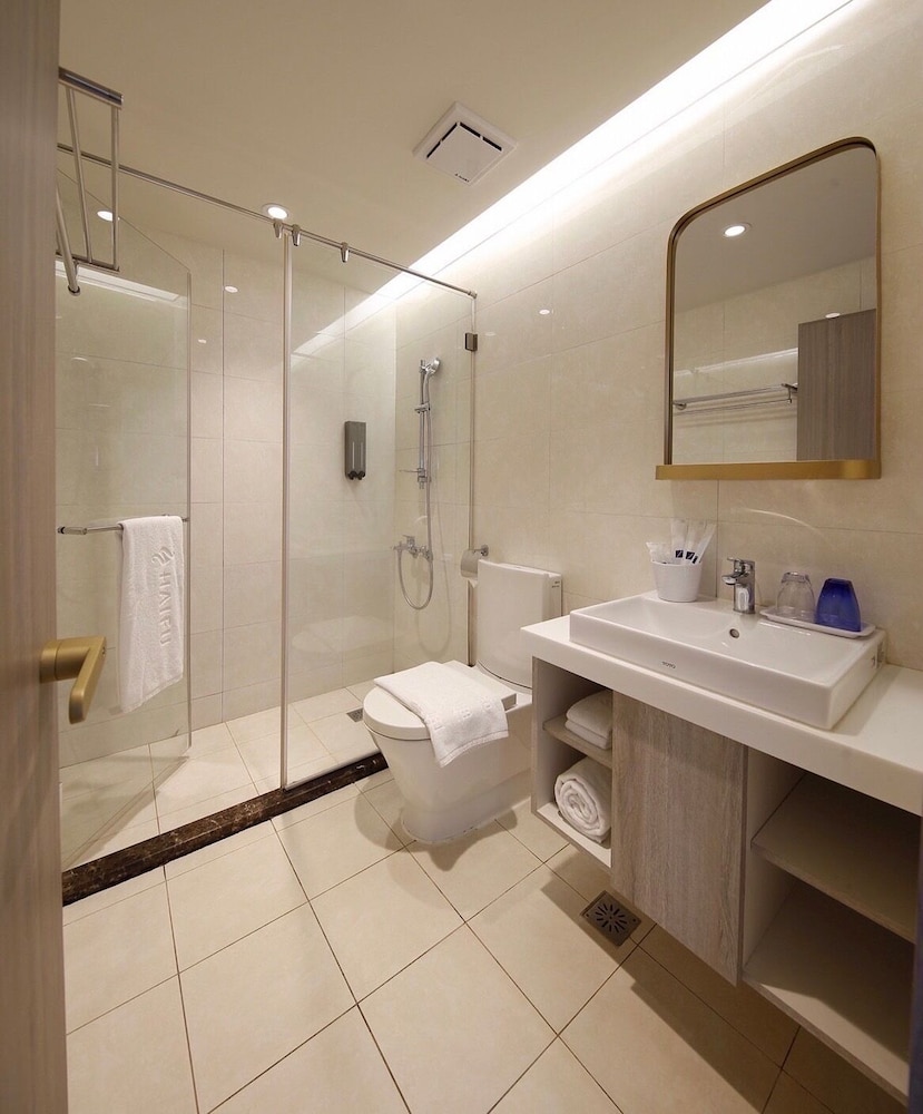 Haifu Hotel And Suites 65/65