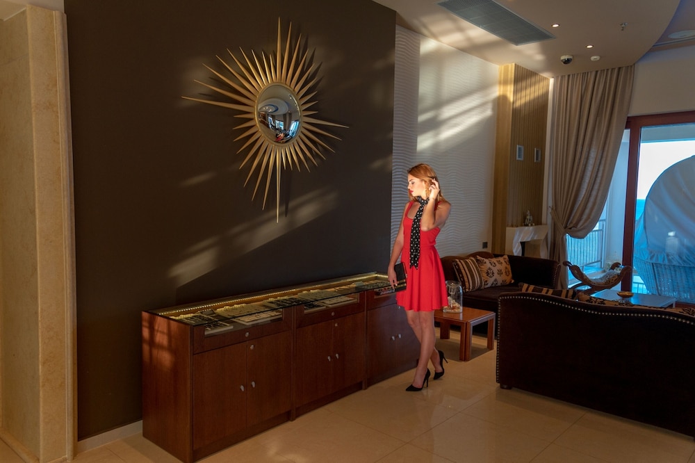 Odyssey Hotel 8/50