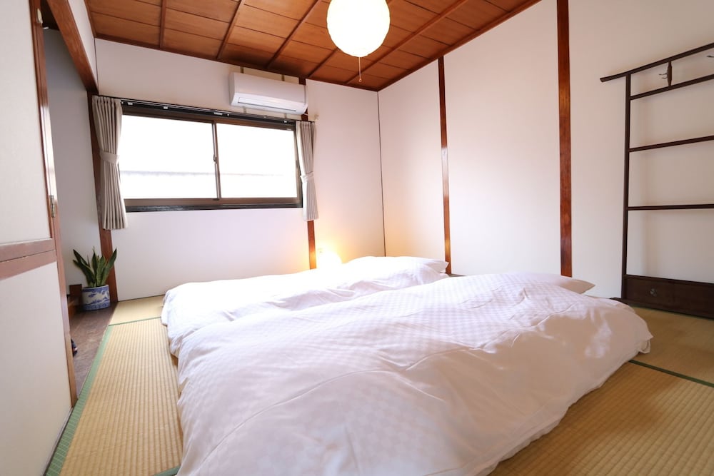 Guest House E-Nine 3/20