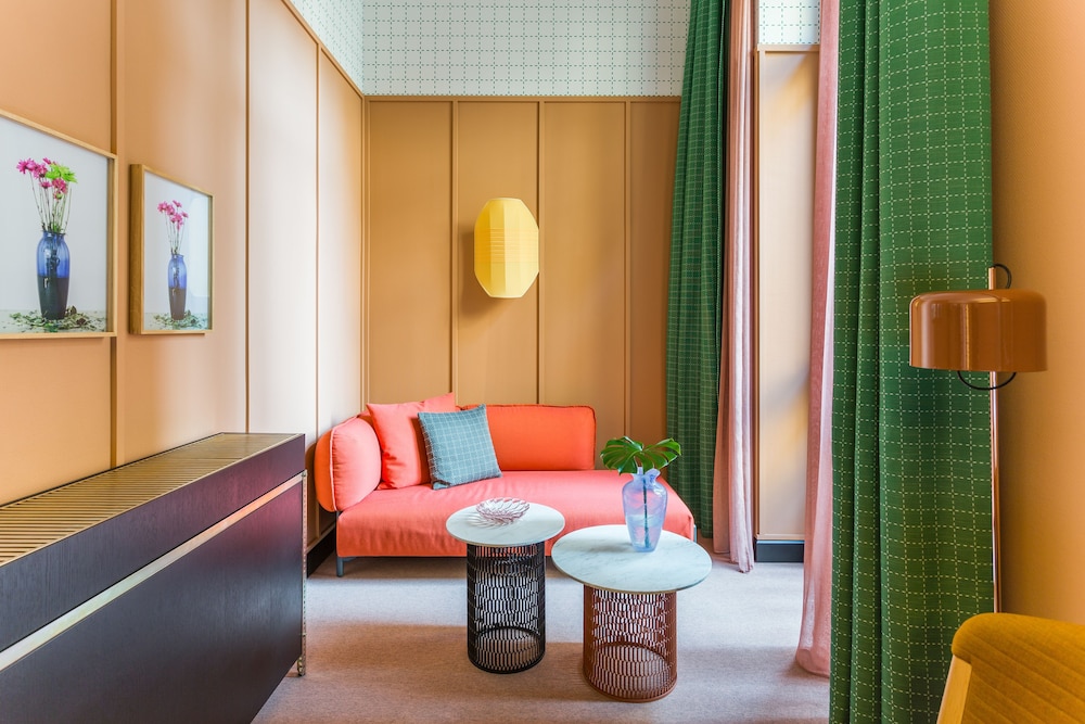 Room Mate Giulia 63/79