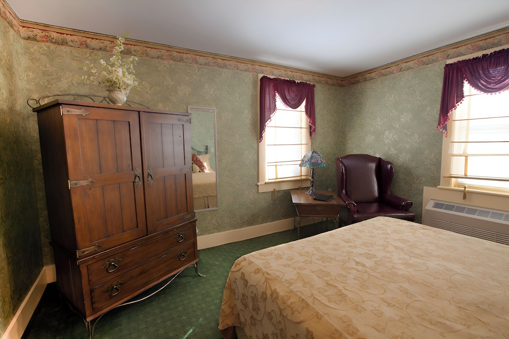 Stroudsmoor Country Inn 33/67