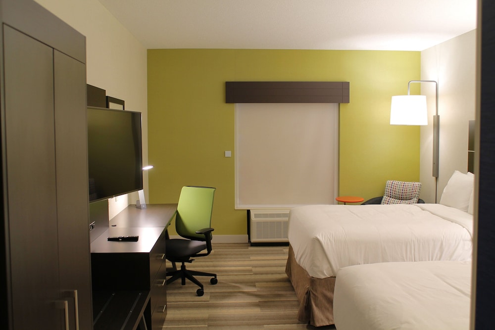 Holiday Inn Express Suites St Louis South I 55 17/52