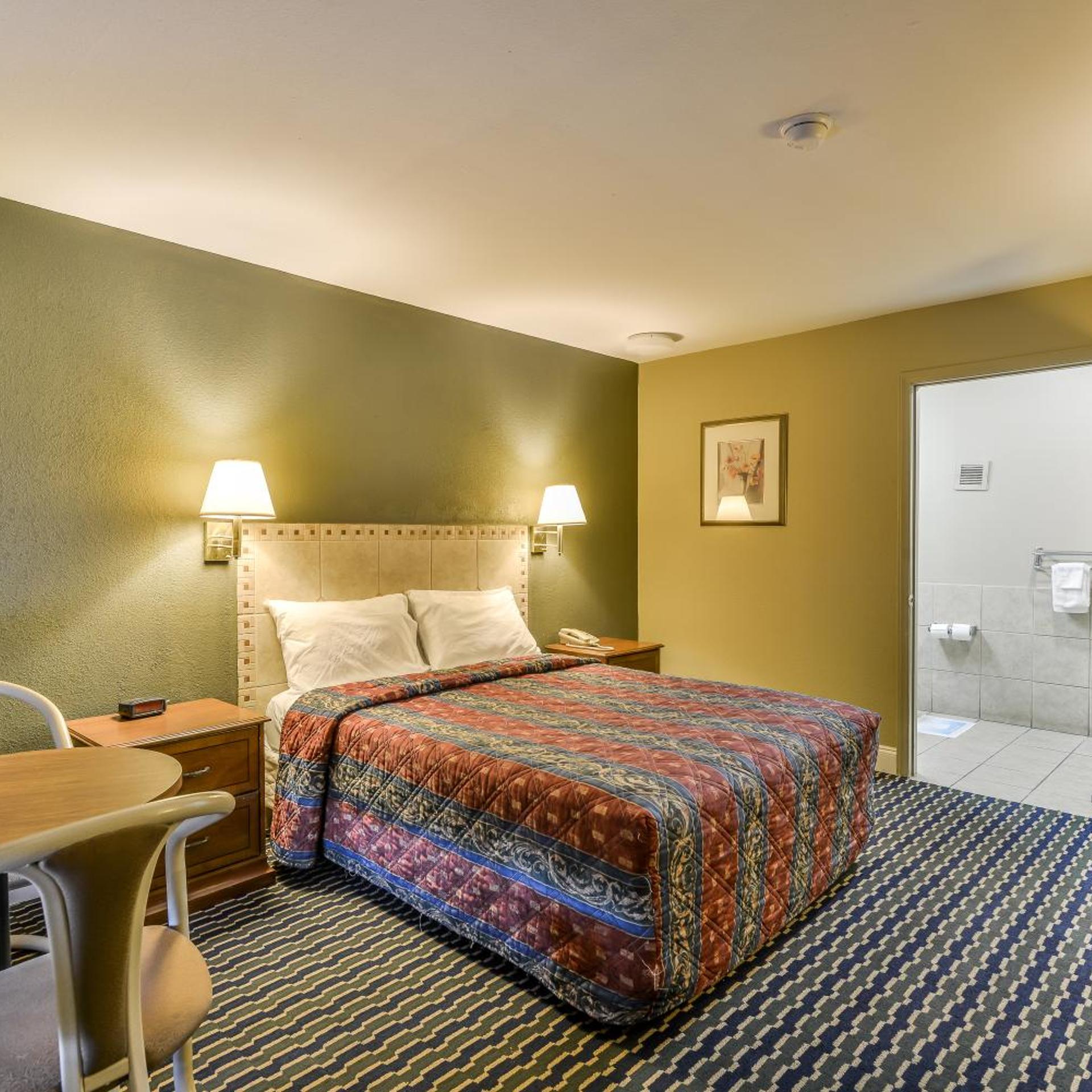 Wake Inn Hotel 10/20