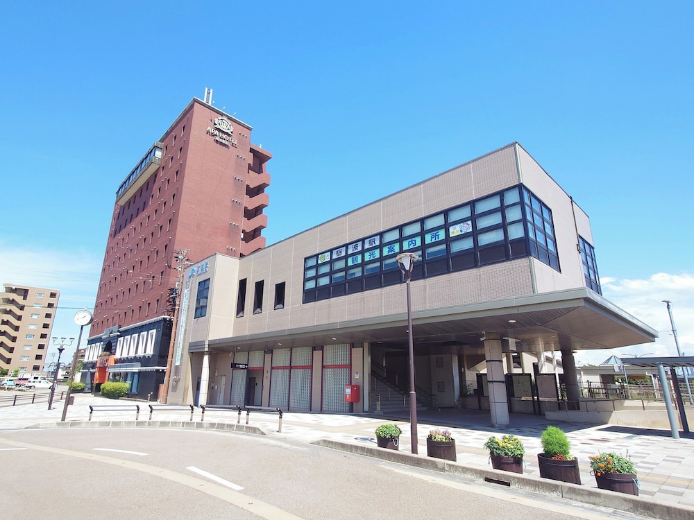 Apa Hotel Tonami-Ekimae 8/64