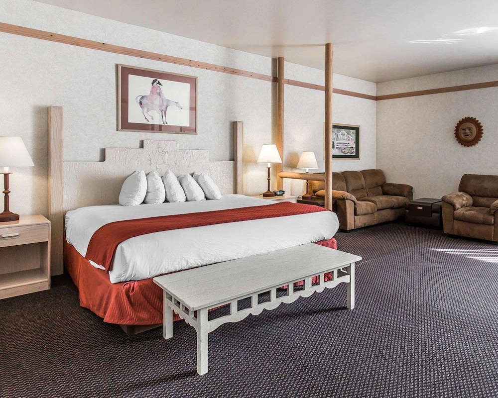 Quality Suites Moab near Arches National Park 14/42