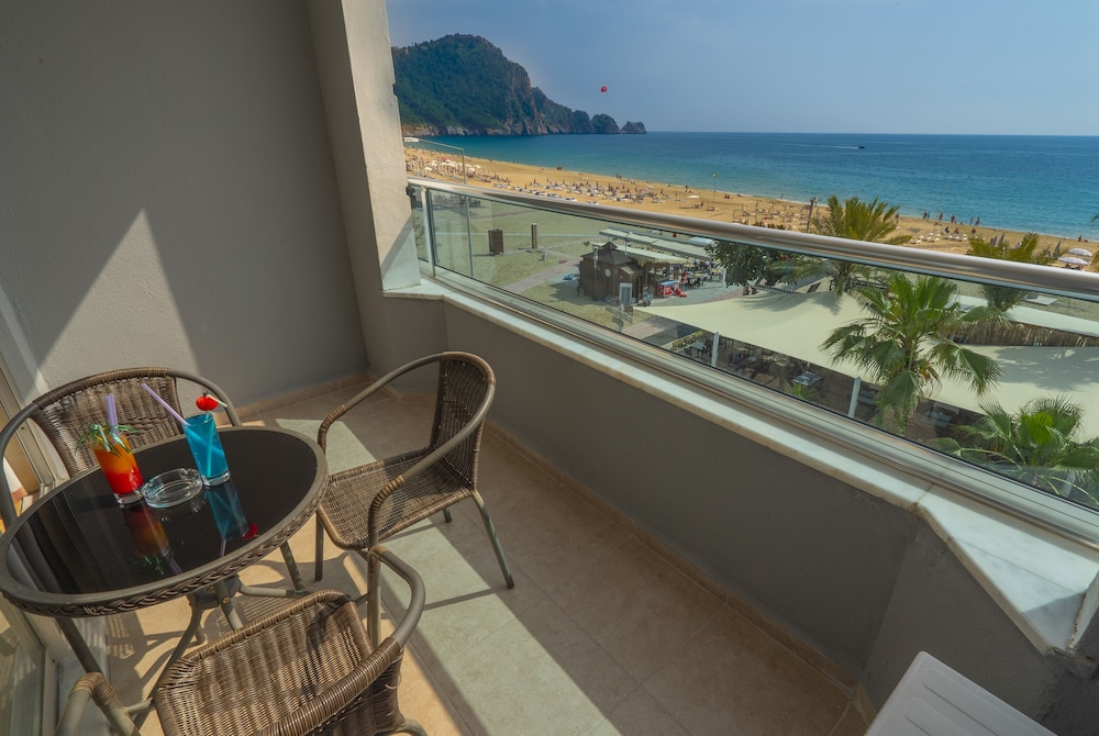 Azak Beach Hotel 28/50