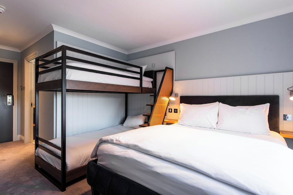 Family, 1 Double and 2 Bunk Beds, Bunk Bed