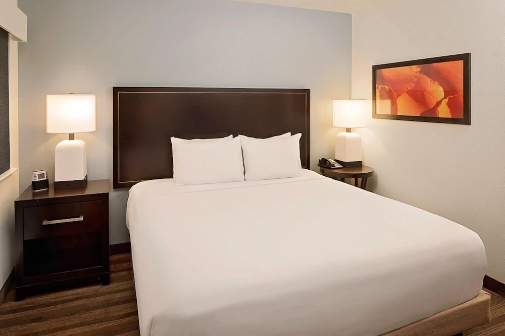 HYATT house Dallas/Addison 8/58