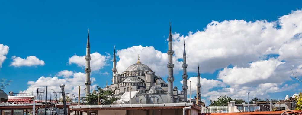 Romantic Hotel Istanbul 66/72