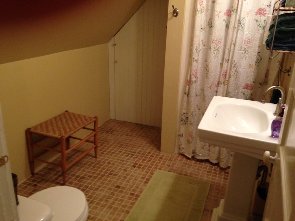 The Red Door B&B 8/34