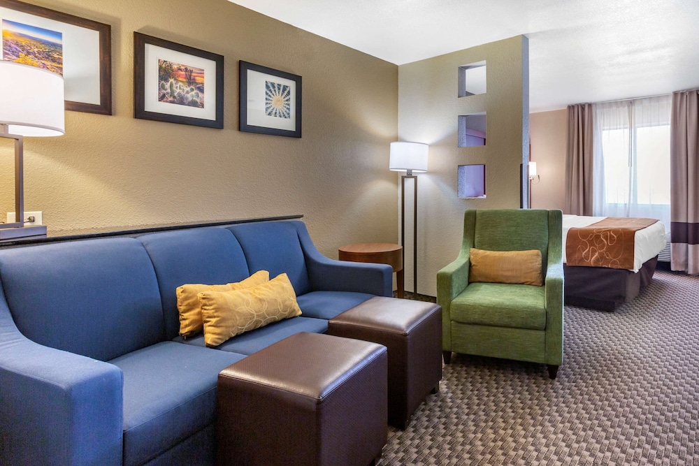 Comfort Suites Hobbs 26/46