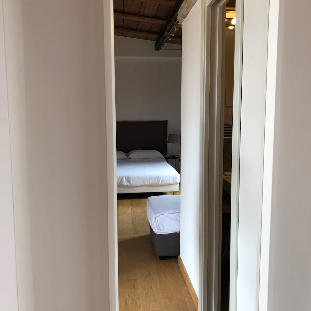 Giuturna Boutique Hotel 27/73