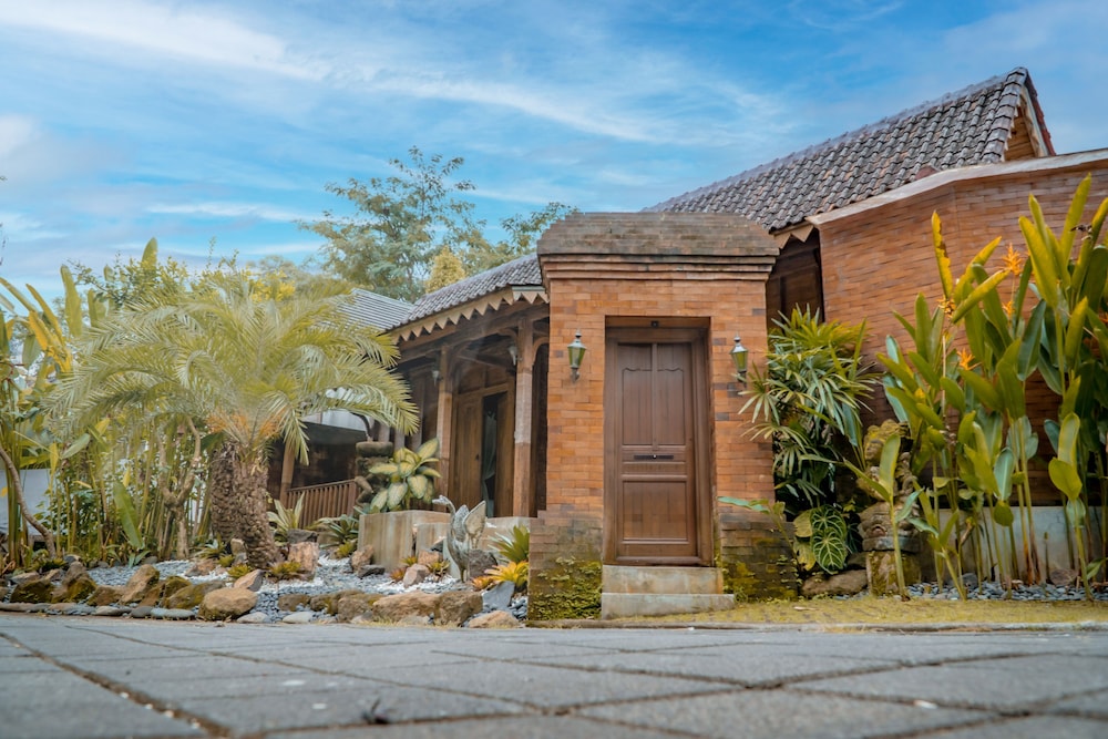 Umadhatu Village & Outbound Resort 2/50