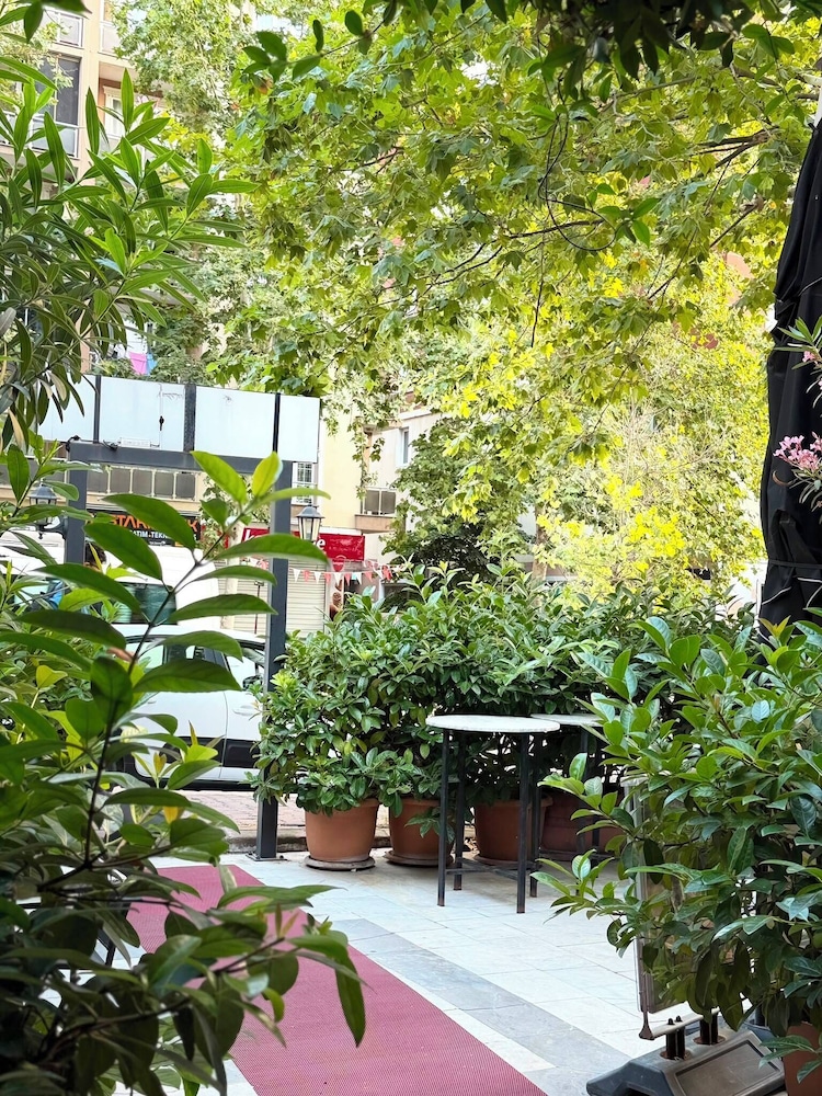 Mugwort Hotel and Spa 45/49
