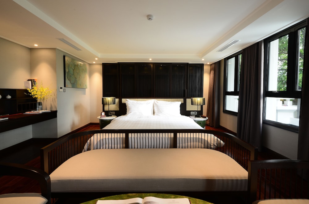The Chi Boutique Hotel 24/66