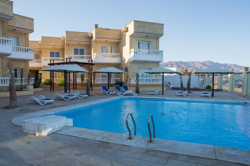 Dahab Hotel 6/50