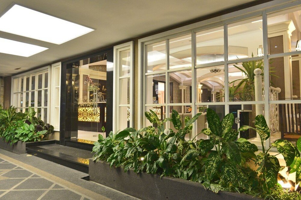 Hotel Trio Indah 2 Malang 61/63