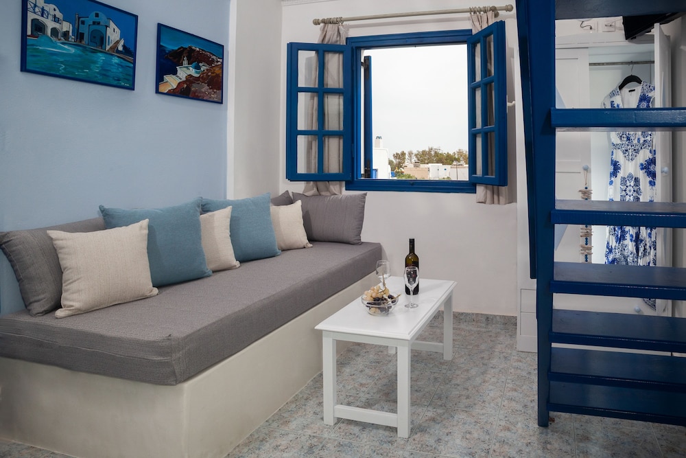 Roula Villa 32/50