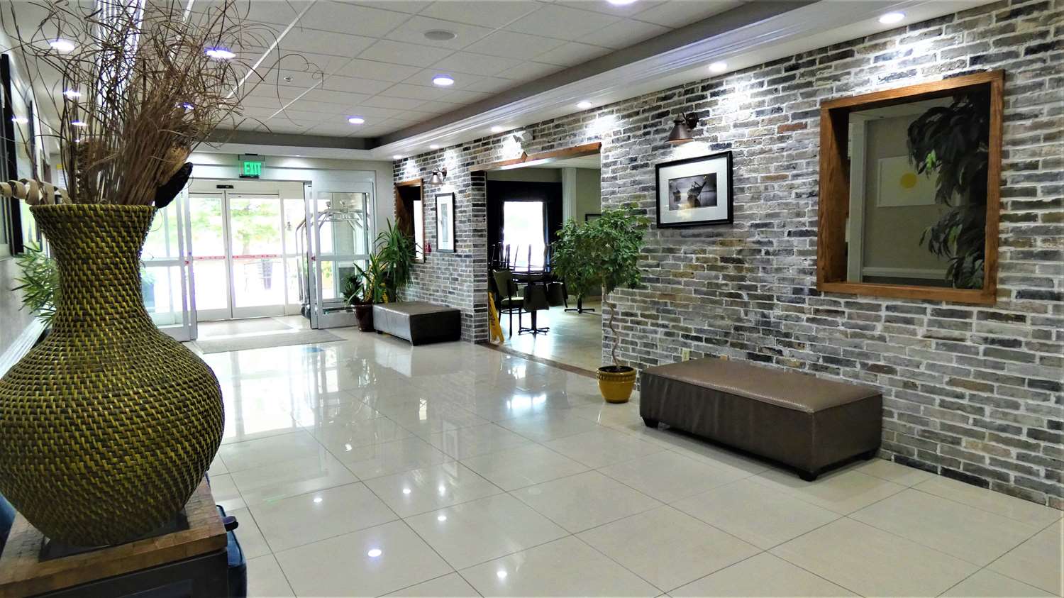 Days Inn & Suites by Wyndham Savannah North I-95 5/41