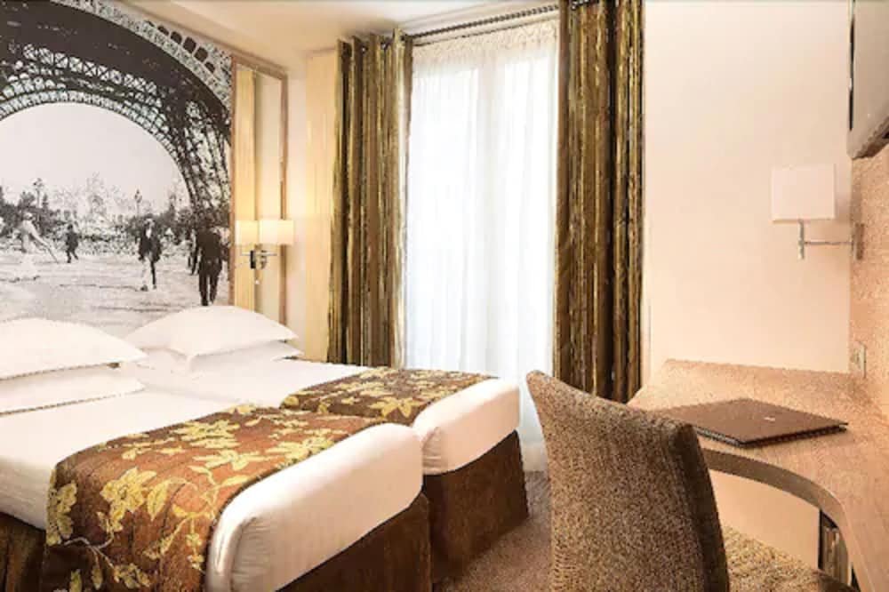 ROOM, TWIN BEDS