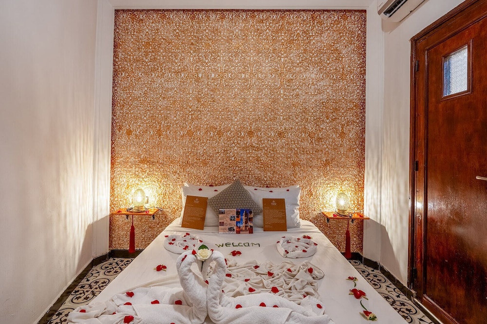 Riad Lumiere D Orient 11/73