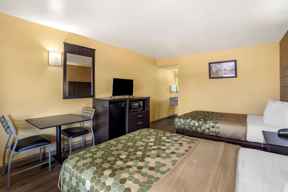 Econo Lodge Easton 37/61