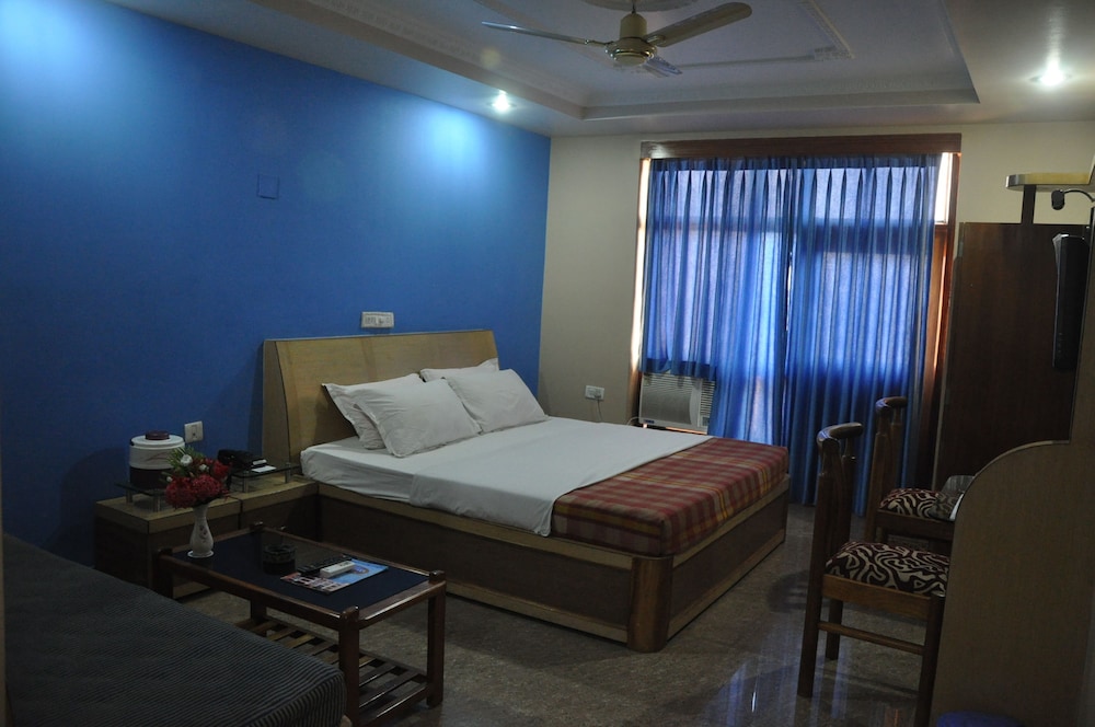 Hotel Naren Palace 18/30