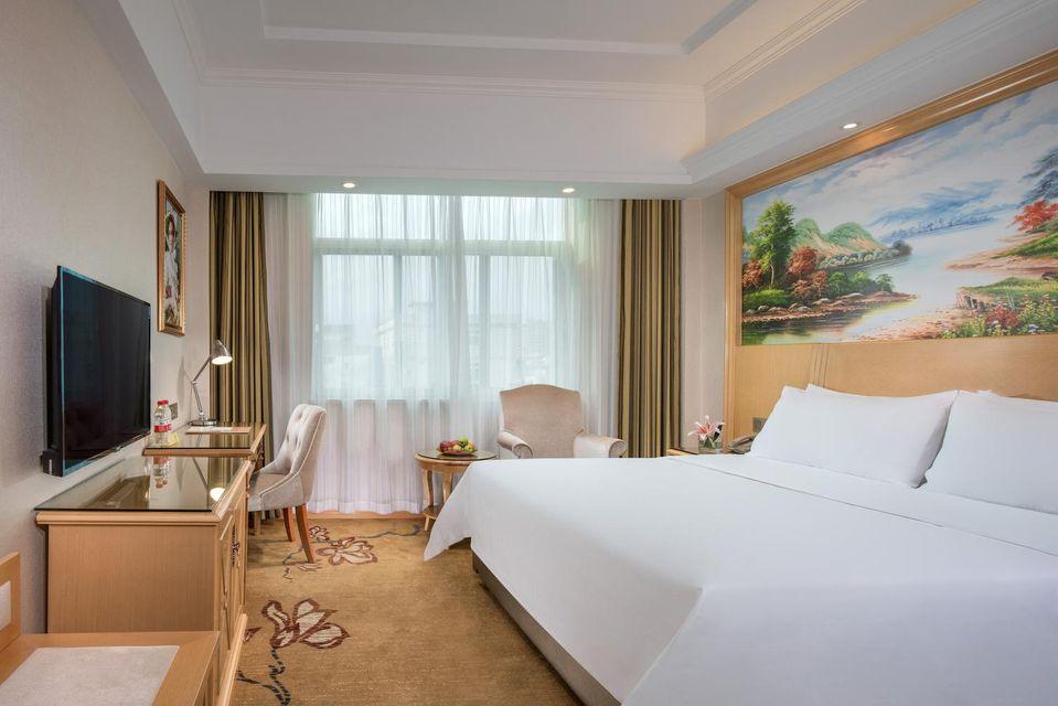 Superior, Queen Bed
