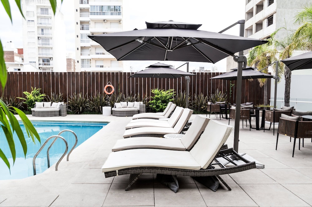 Holiday Inn Rosario 63/80