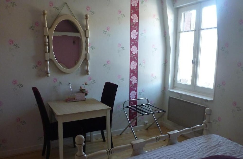 HOTEL LES TILLEULS 25/28
