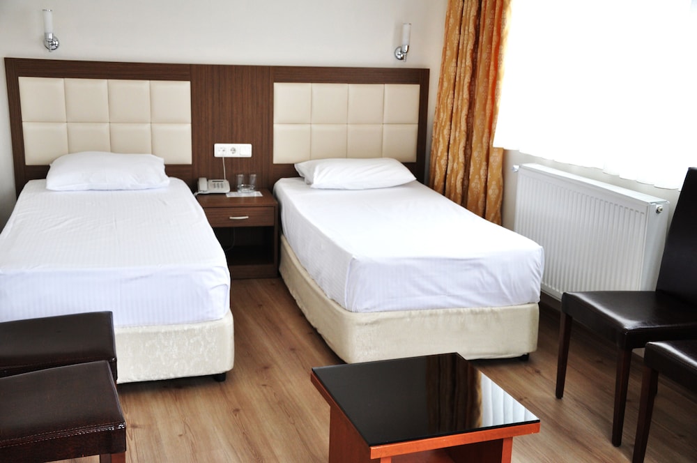 Hivas Hotel 4/19
