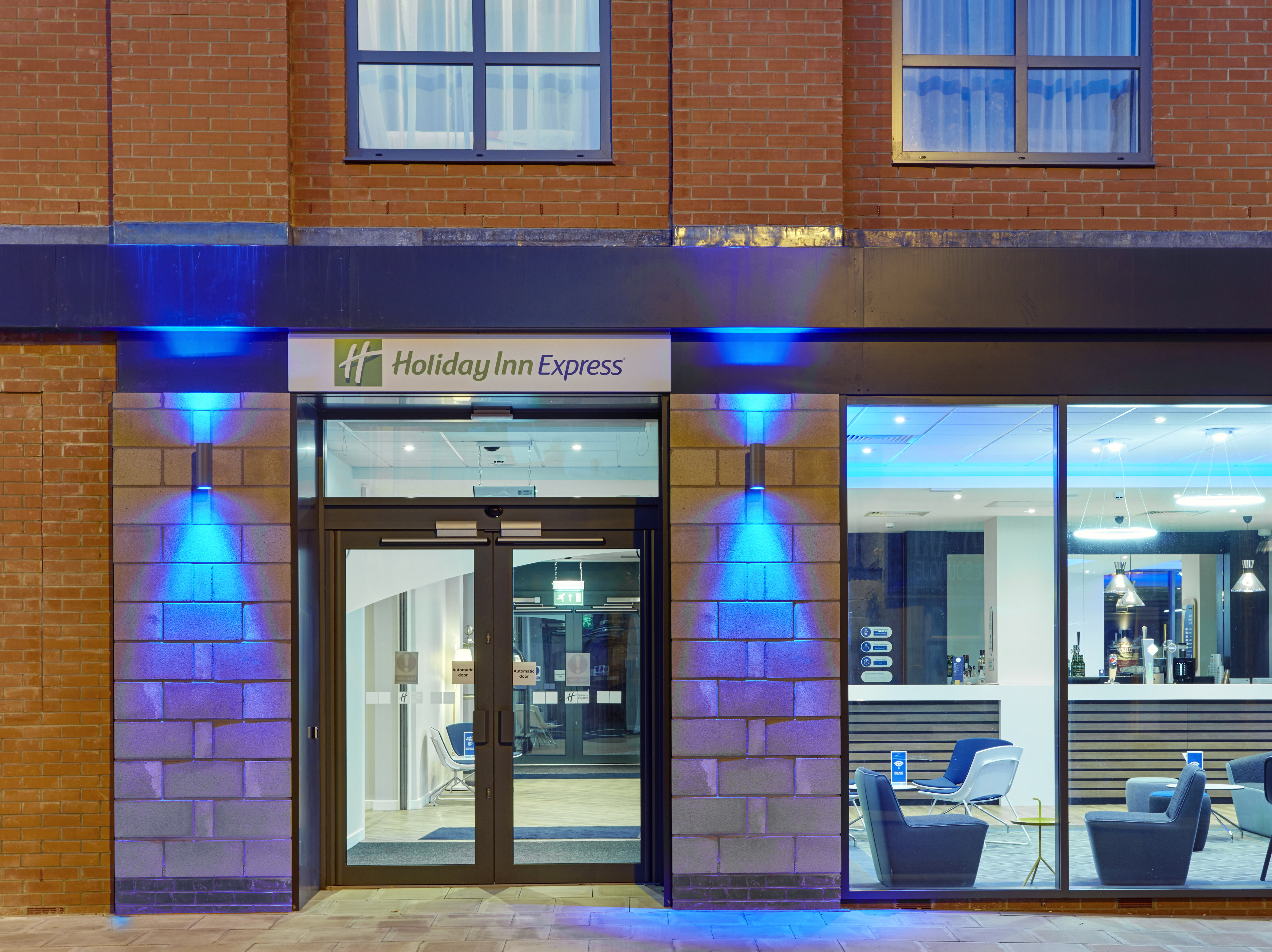 HOLIDAY INN EXPRESS GRIMSBY 8/35