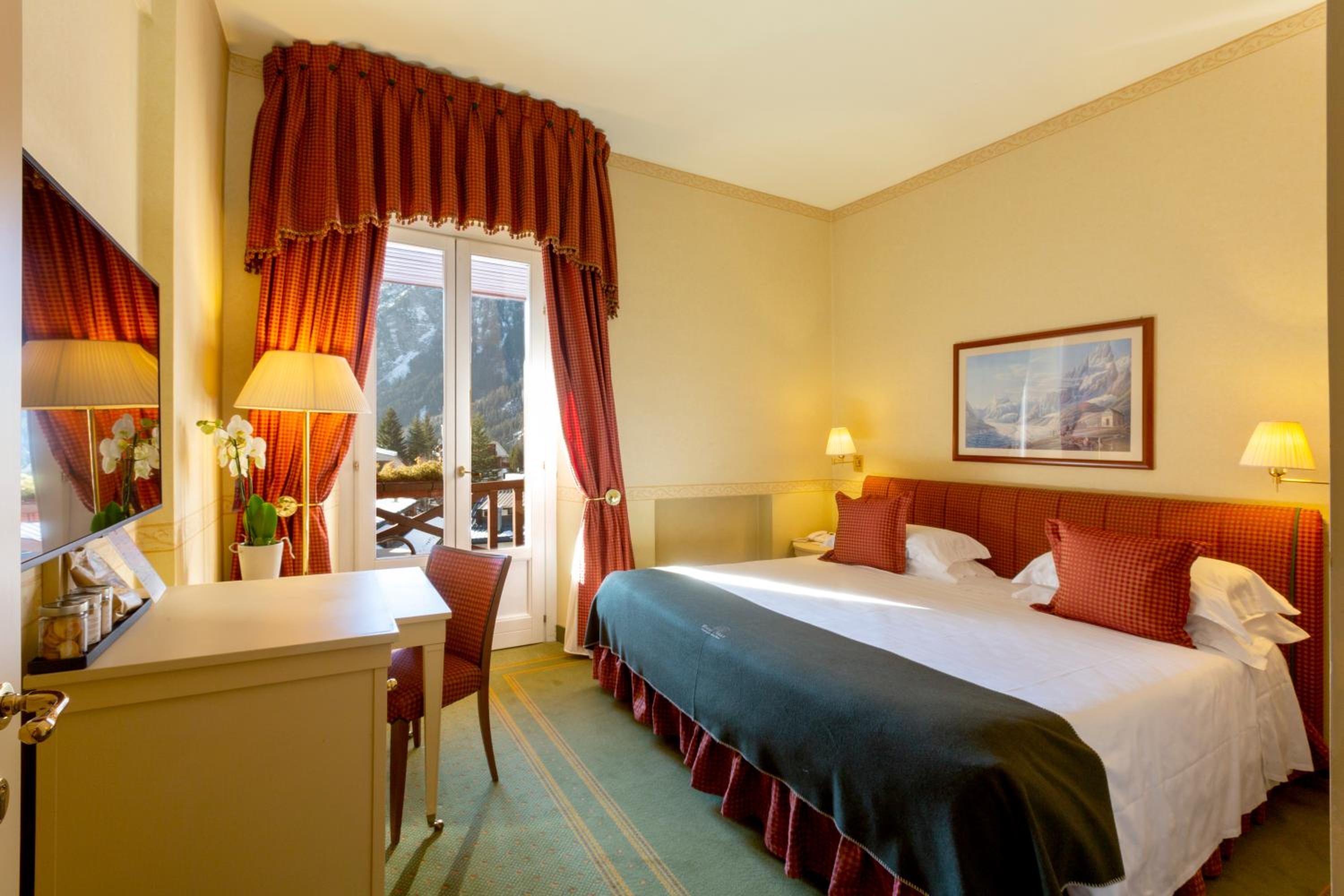 Room, Double Bed, Balcony