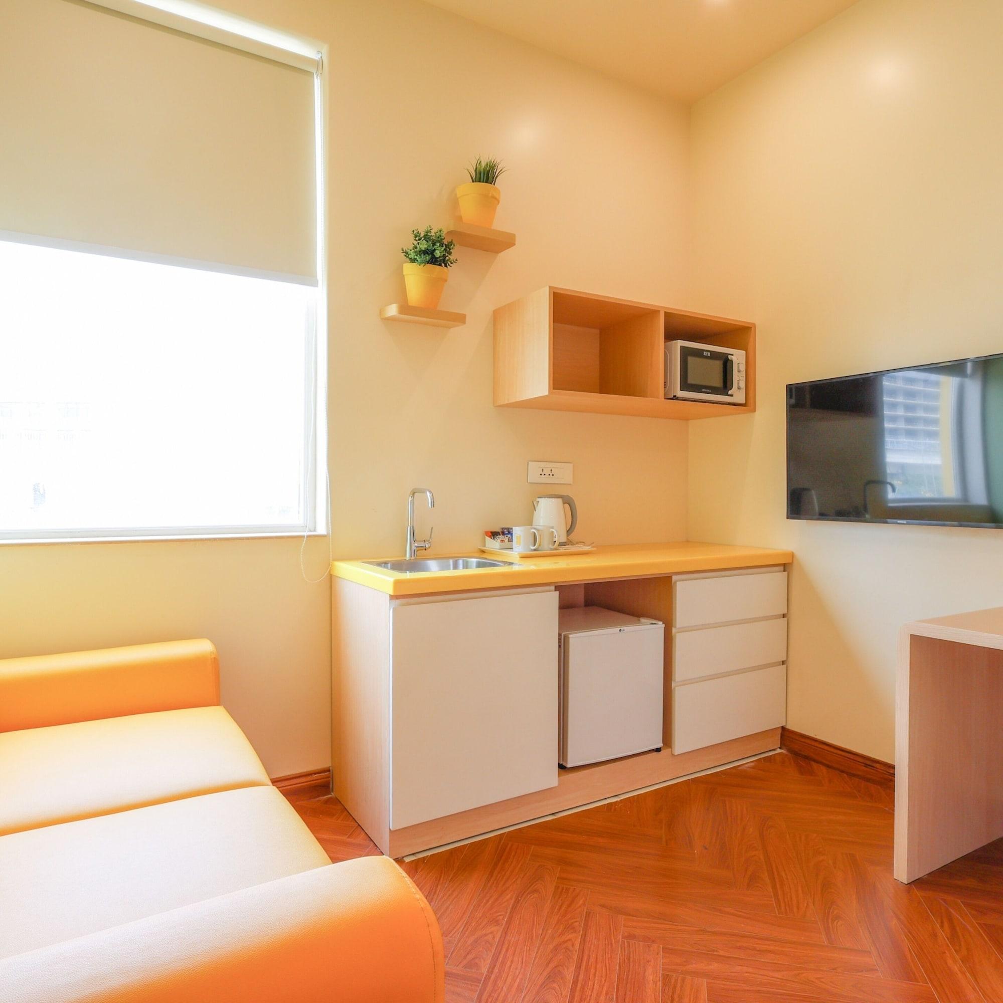 Bloom Hotel - Golf Course Road, Sector 43 33/42