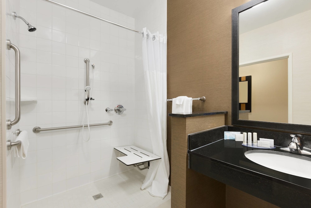 Fairfield Inn Suites Colorado Springs Air Force Academy 8/33