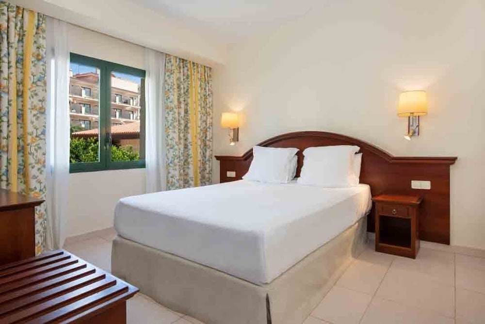 Valentin Son Bou Hotel Apartments 40/85