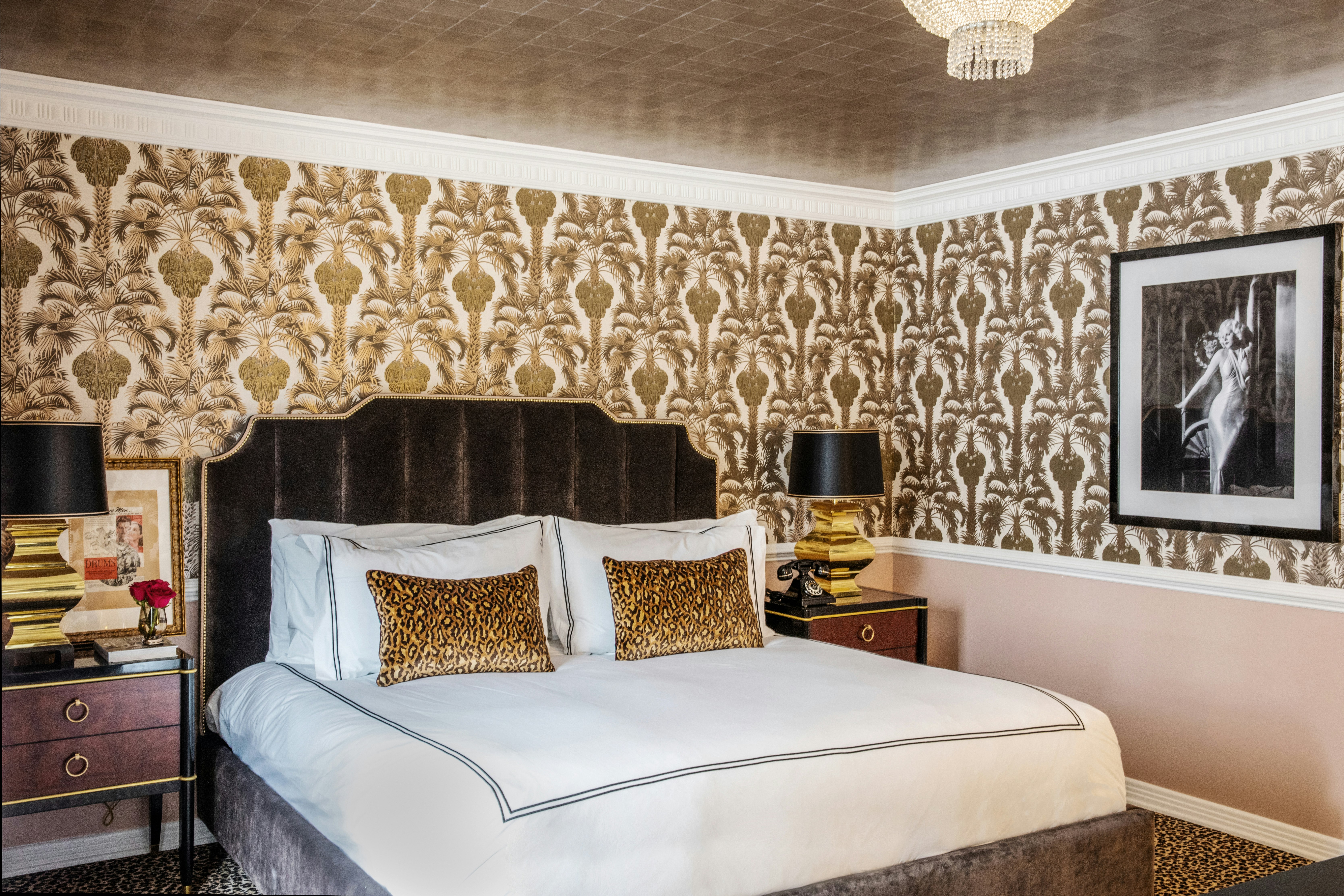 GUEST ROOM, SUPERIOR, KING BED