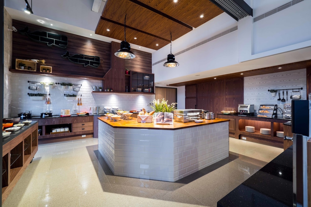 Watermark Hotel Kaohsiung Main Station 8/72