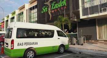 SRI ENSTEK HOTEL 3/53
