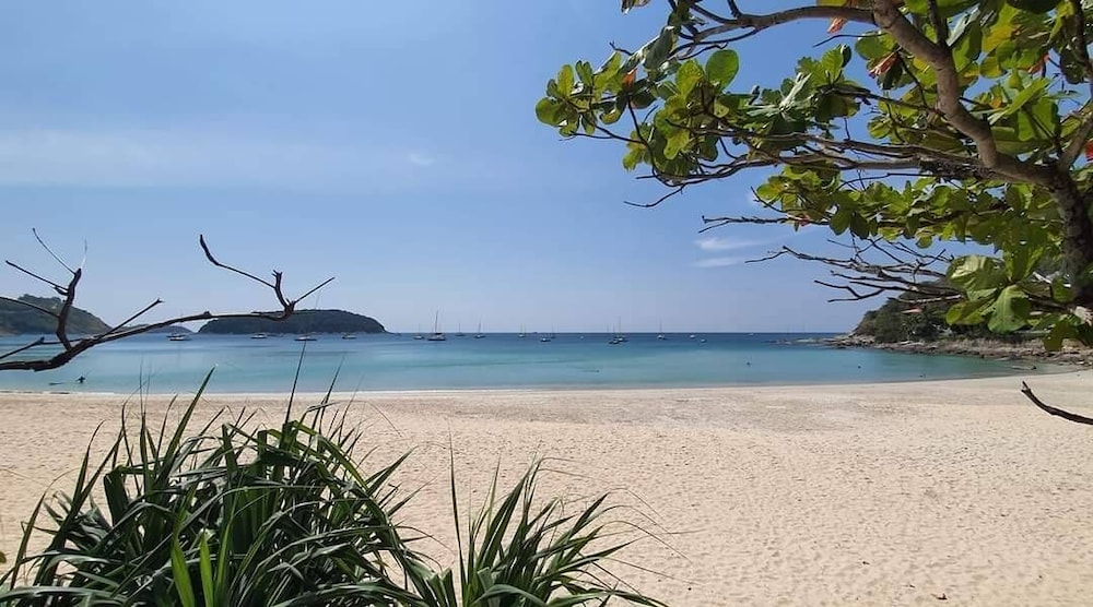 Airport Beach Hotel Phuket 37/41