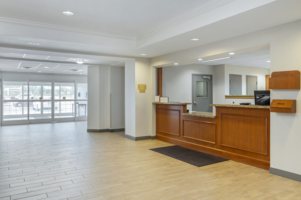 Candlewood Suites Indianapolis East 4/52