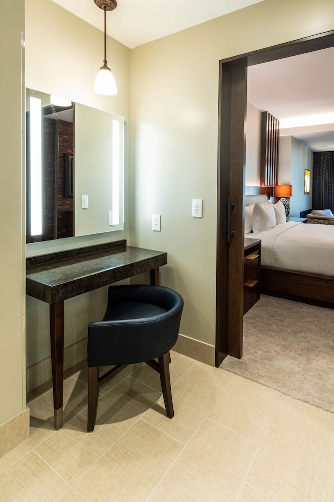 Monarch Casino Resort Spa Black Hawk 53/73
